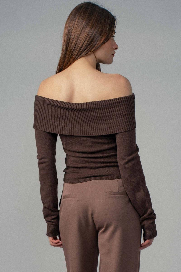 Urban Daizy - Ribbed Off-Shoulder Long Sleeve Sweater in Mocha