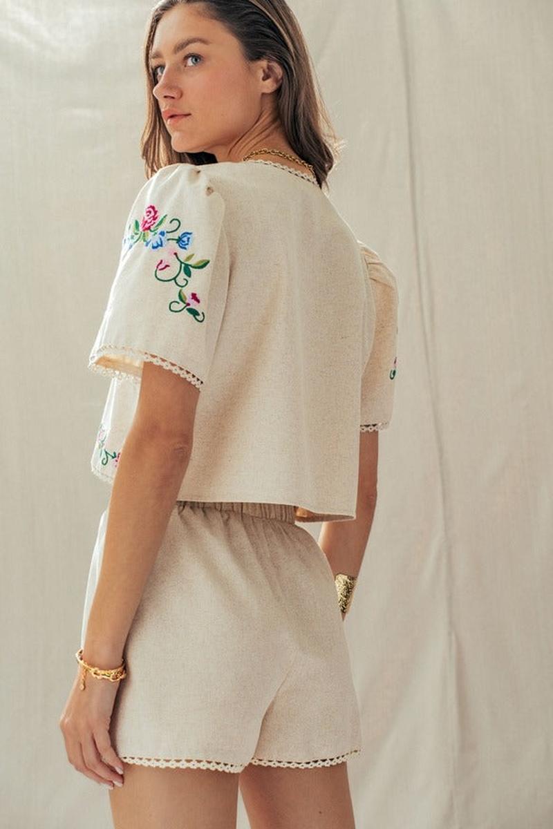 Urban Daizy - Embroidered Tie-Front Boho Crop Top in Natural