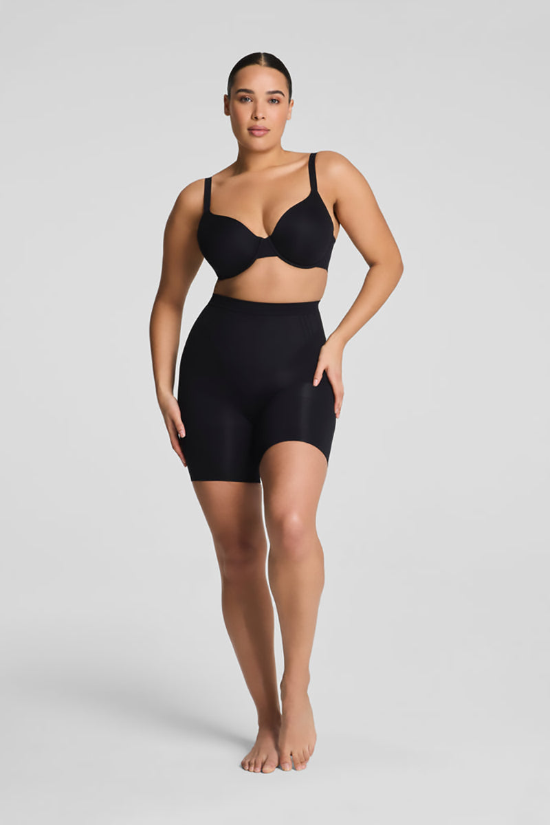 SPANX - Mid-Thigh Short in Very Black