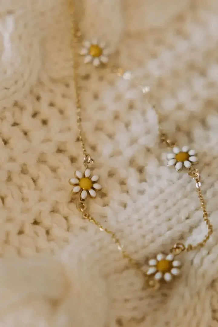 Mauve Jewelry Co. - Carolina Daisy Necklace