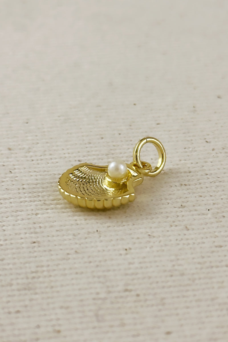 GoldFi - 18k Gold Filled Scalloped Shell Charm