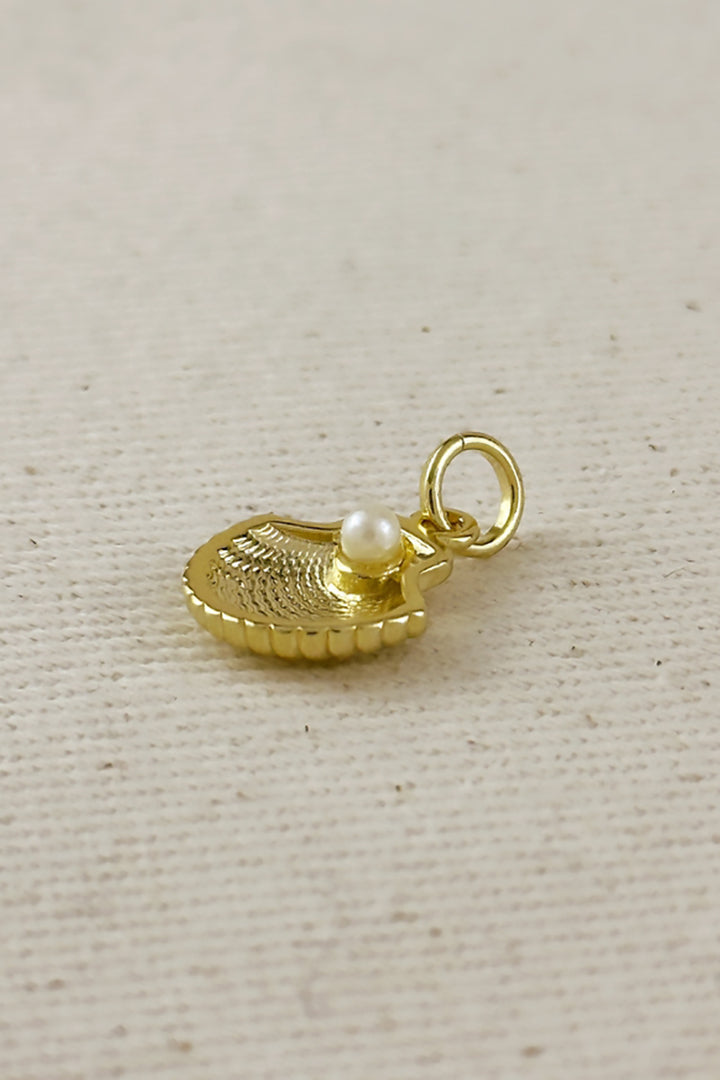 GoldFi - 18k Gold Filled Scalloped Shell Charm