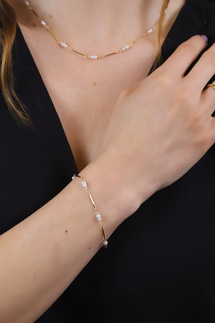 GoldFi - Pearl Bead & Straw Bracelet in Gold