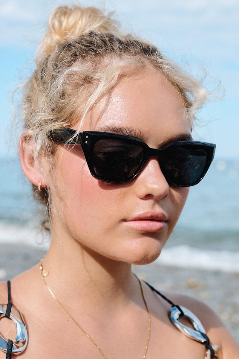 I-SEA - Nova with Black Frames and Smoke Polarized Lenses
