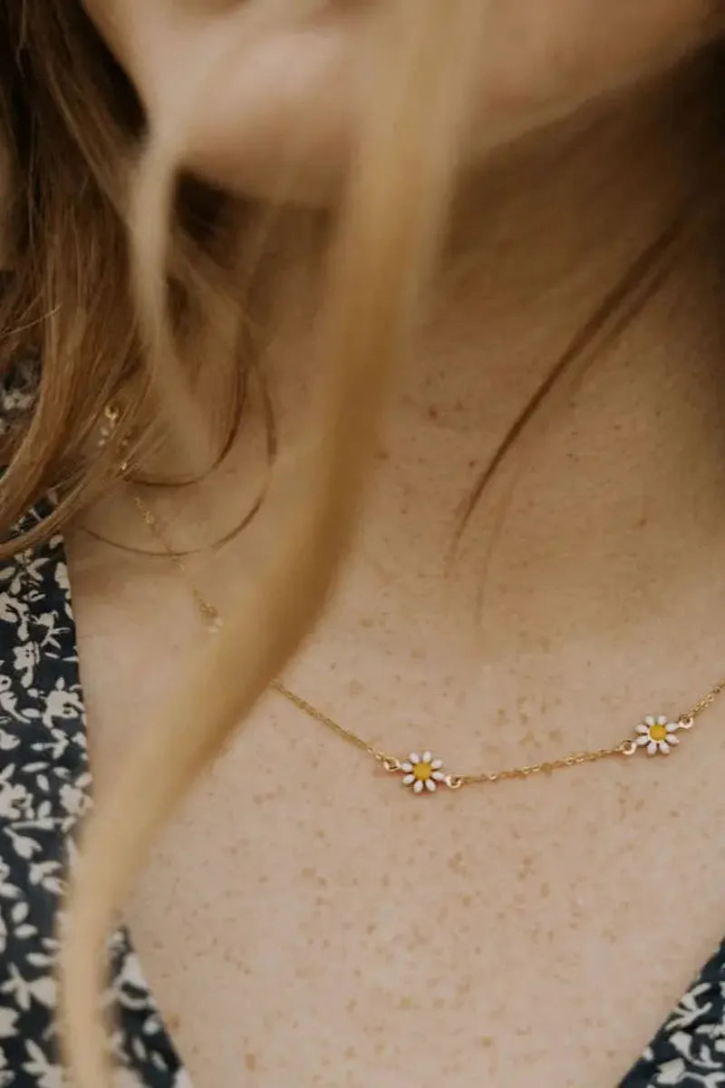 Mauve Jewelry Co. - Carolina Daisy Necklace
