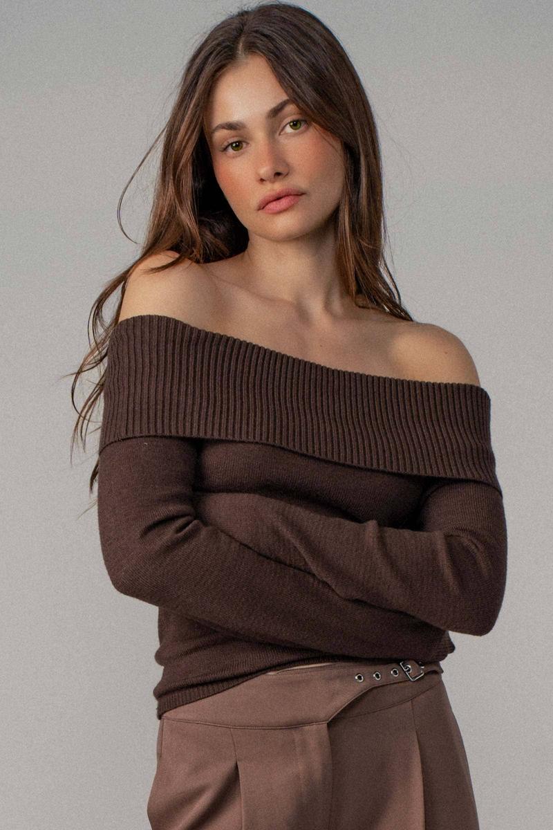 Urban Daizy - Ribbed Off-Shoulder Long Sleeve Sweater in Mocha