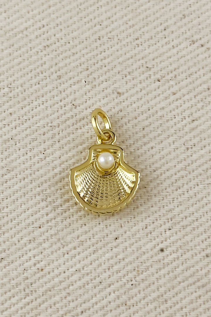 GoldFi - 18k Gold Filled Scalloped Shell Charm