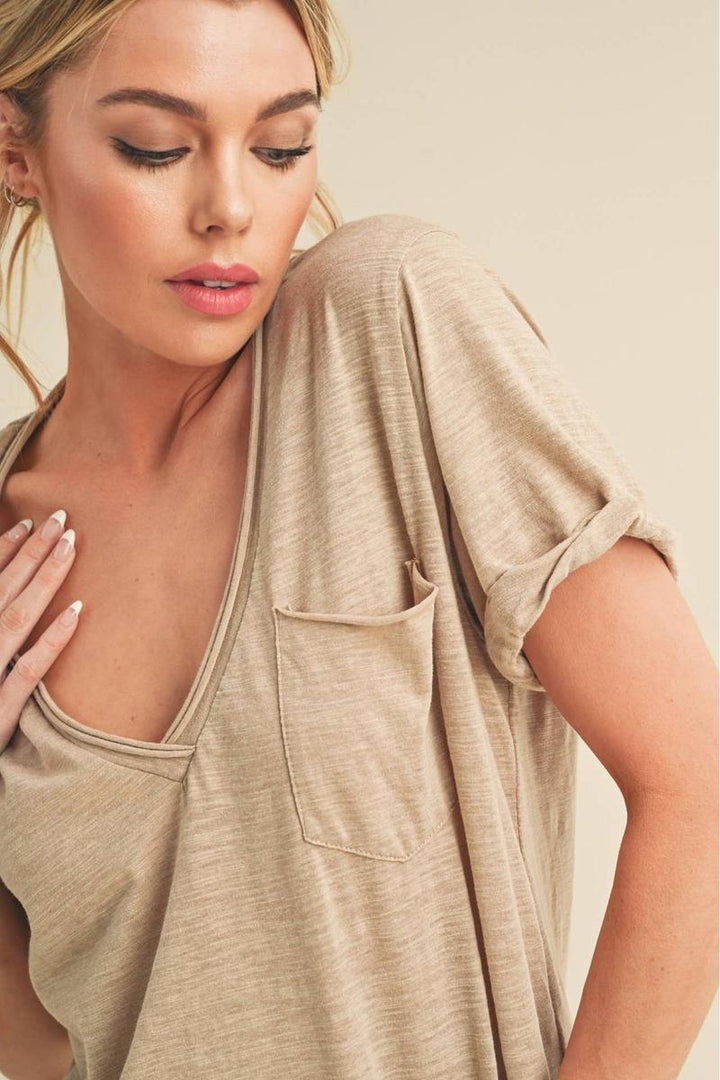 AEMI+CO - Zoie V-Neck Short Sleeve Tee in Oat