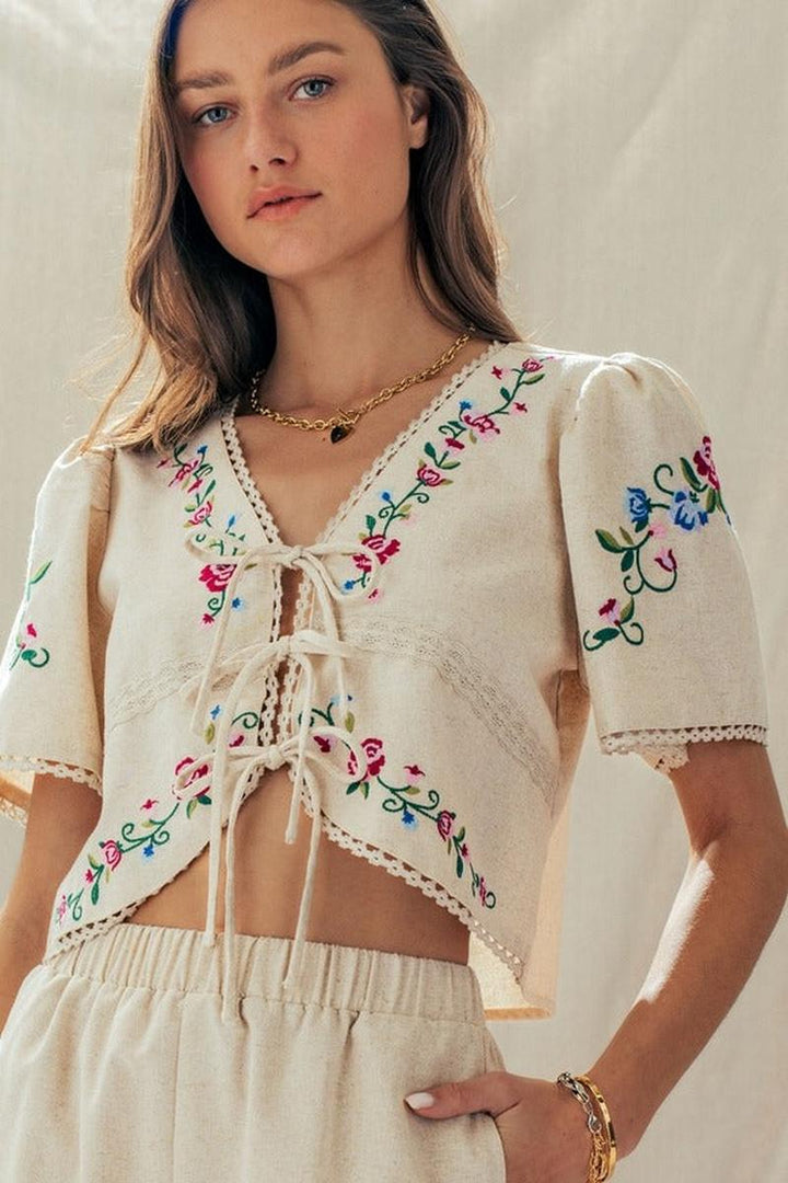 Urban Daizy - Embroidered Tie-Front Boho Crop Top in Natural
