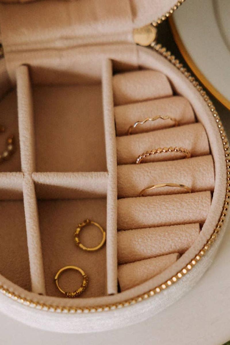 Mauve Jewelry Co. - Jewelry Case