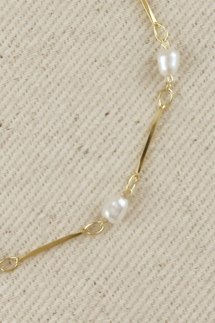 GoldFi - Pearl Bead & Straw Bracelet in Gold