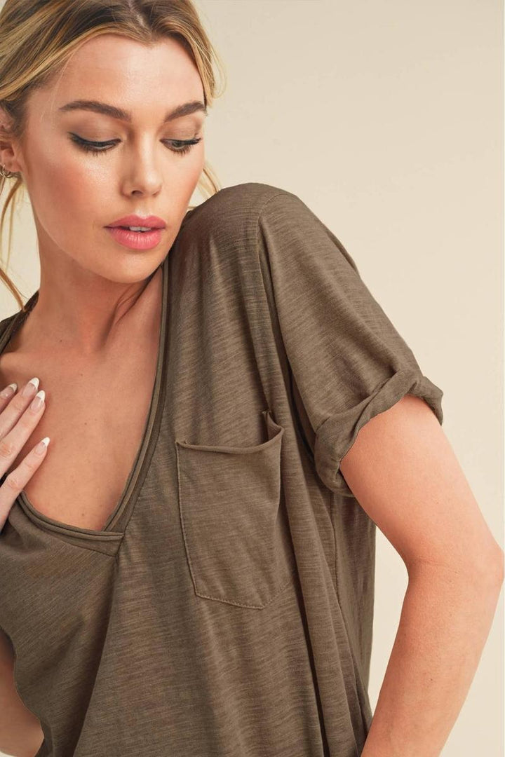 AEMI+CO - Zoie V-Neck Short Sleeve Tee in Chocolate