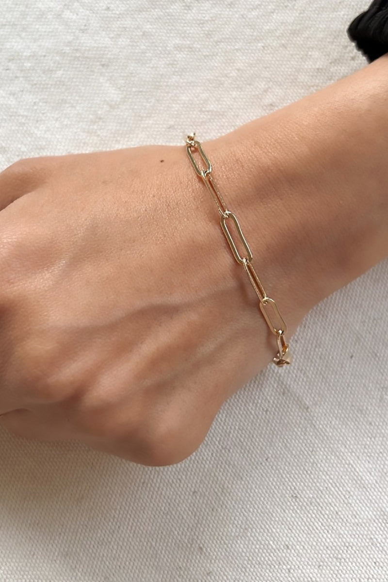 GoldFi - Classic Paperclip Bracelet in Gold - 6in