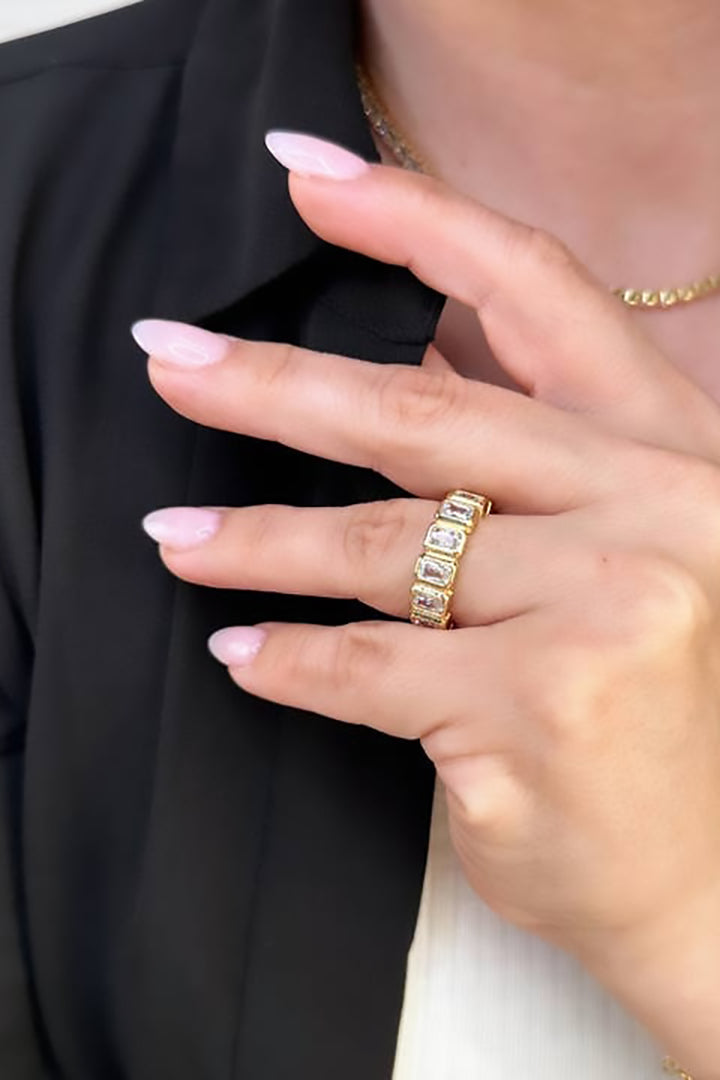 GoldFi - Chunky Cubic Zirconium Eternity Band Ring in Gold - Size 6.5