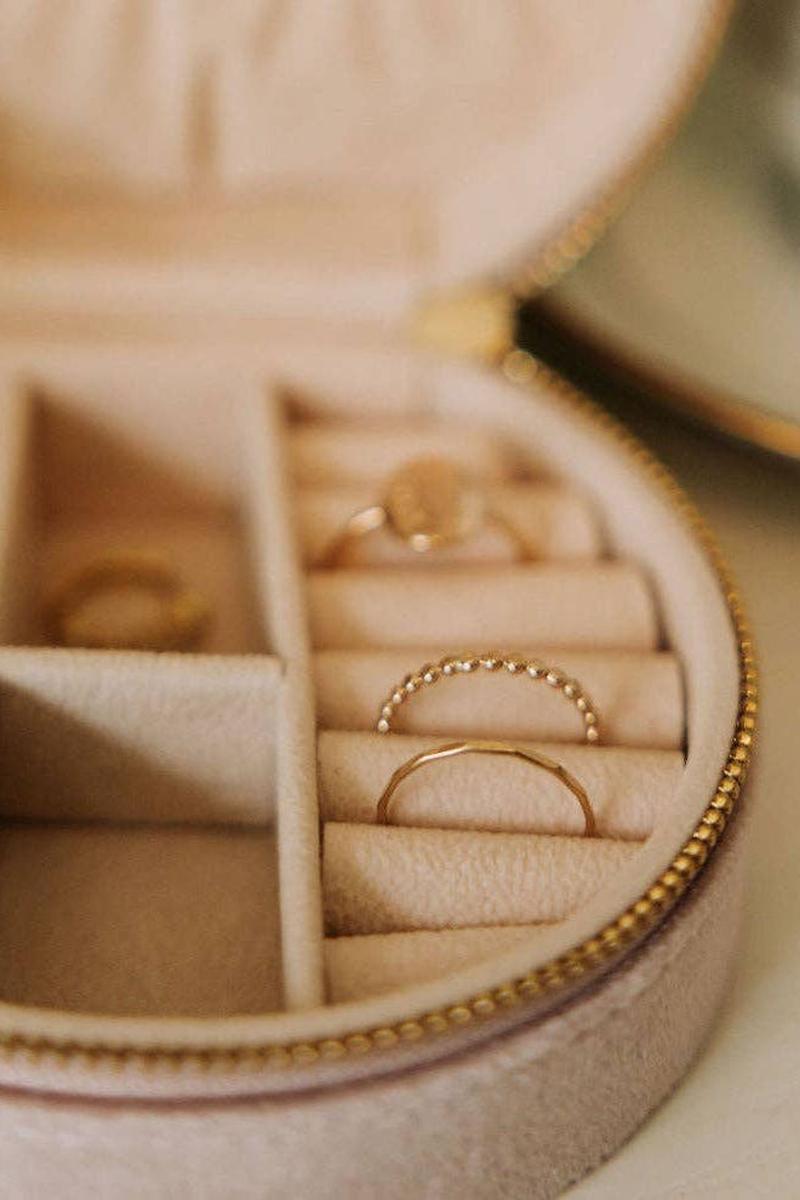Mauve Jewelry Co. - Jewelry Case