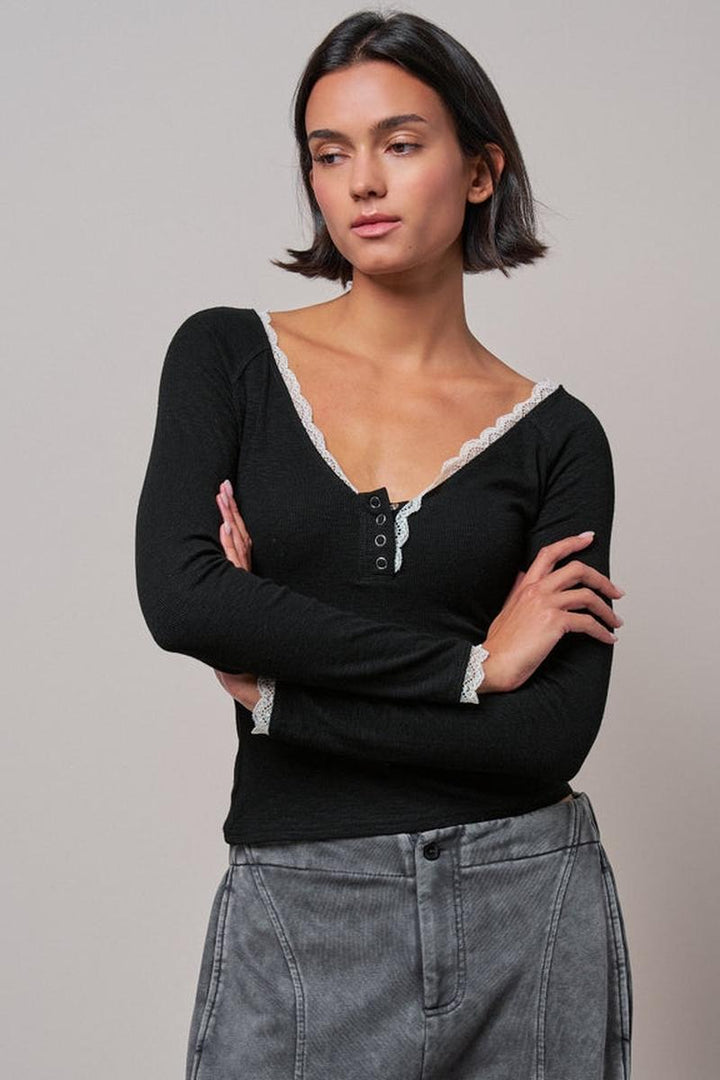 Urban Daizy - Lace Trim Slub Knit Henley Long Sleeve Top
