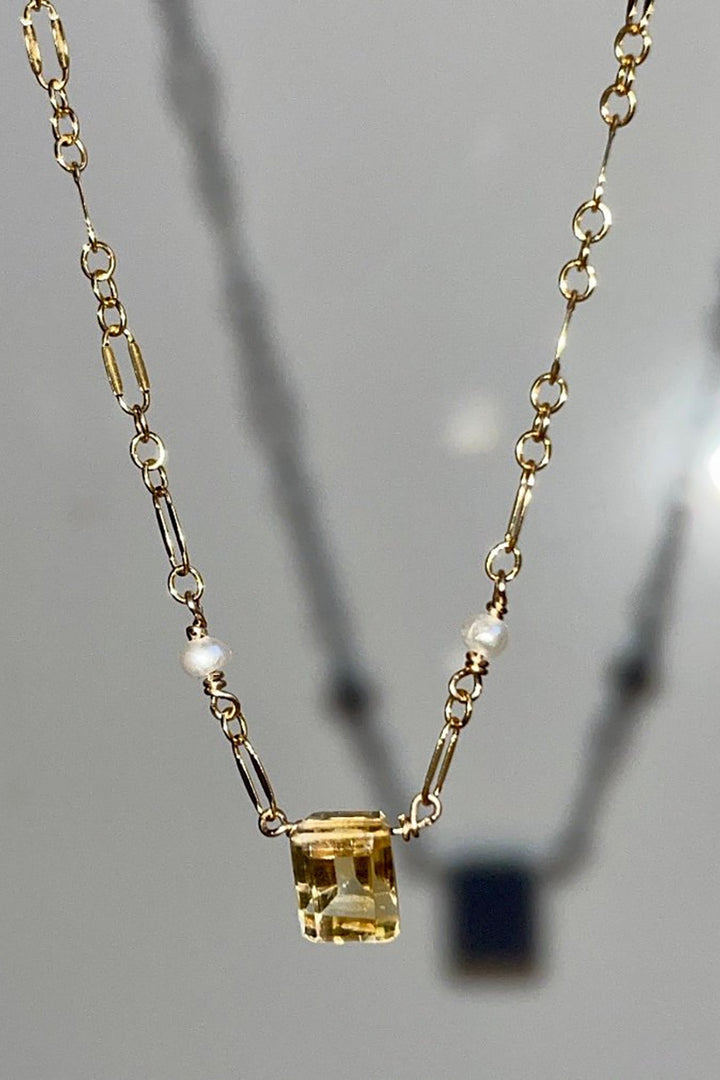 Tree Myriah - Citrine Necklace in Gold