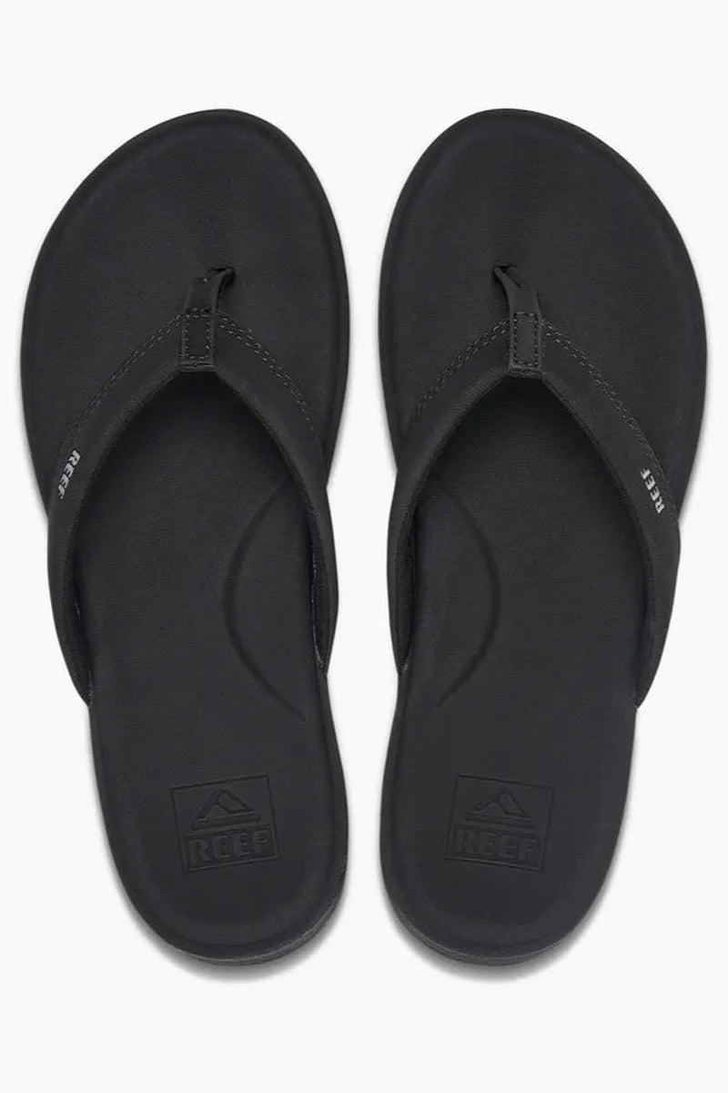 Reef - Cushion Cloud in Black