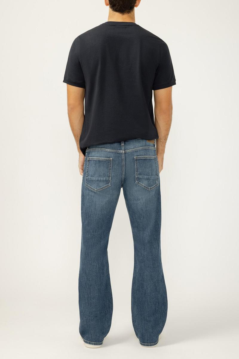 Silver Jeans Co. - Zac Relaxed Fit Straight Leg Knit Flex Jeans