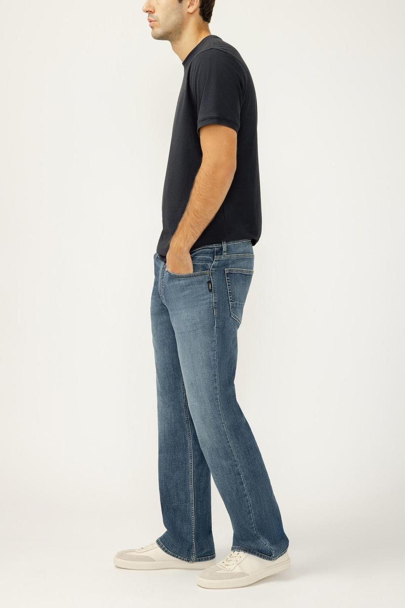 Silver Jeans Co. - Zac Relaxed Fit Straight Leg Knit Flex Jeans