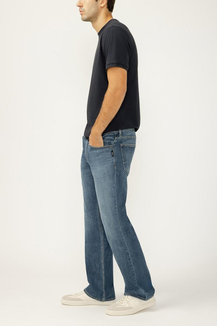 Silver Jeans Co. - Zac Relaxed Fit Straight Leg Knit Flex Jeans