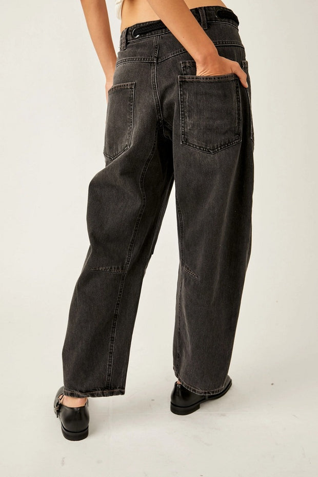 Free People - We The Free Moxie Pull-On Barrel Jeans in Night Hawk