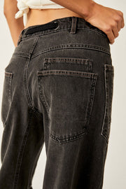 Free People - We The Free Moxie Pull-On Barrel Jeans in Night Hawk