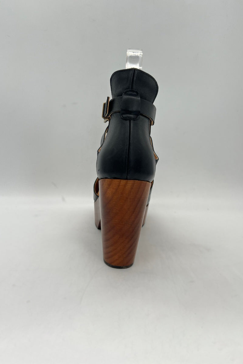 Free People Cedar Leather Clog in Black Leather – Blue Ox Boutique