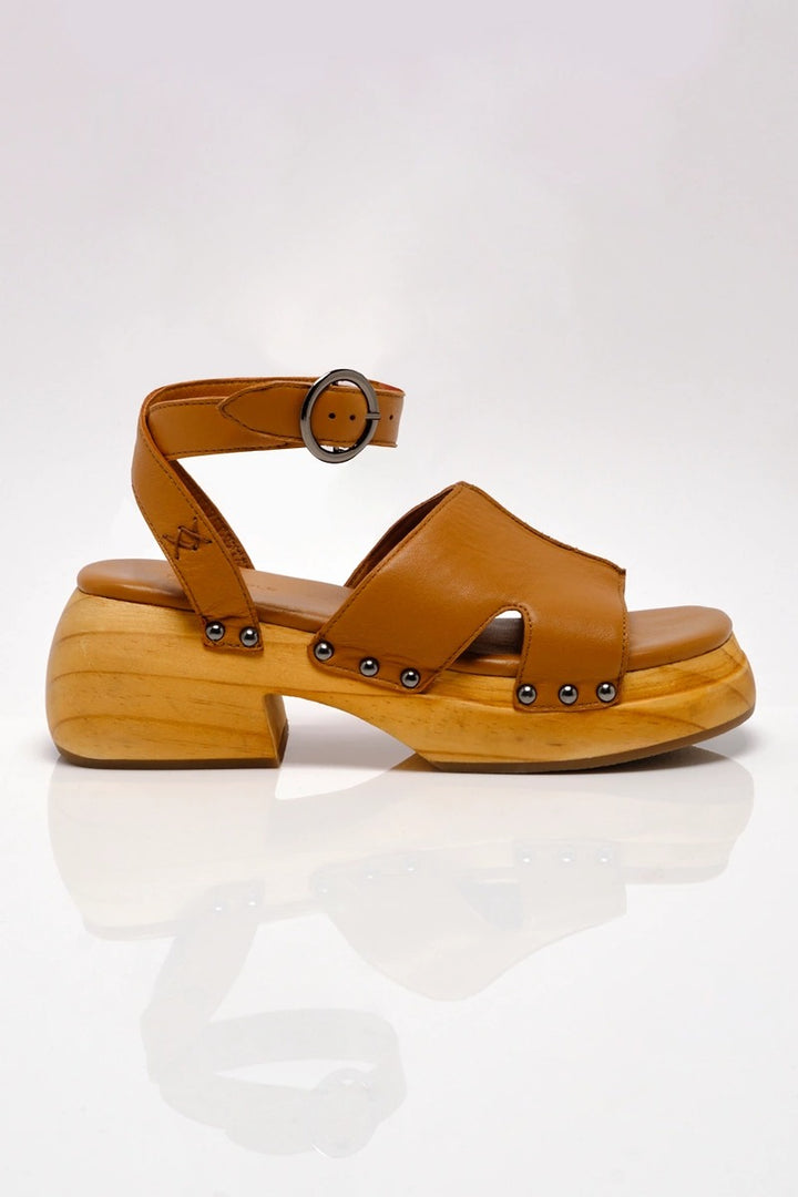 Free People - Carson Clog in Luggage Leather