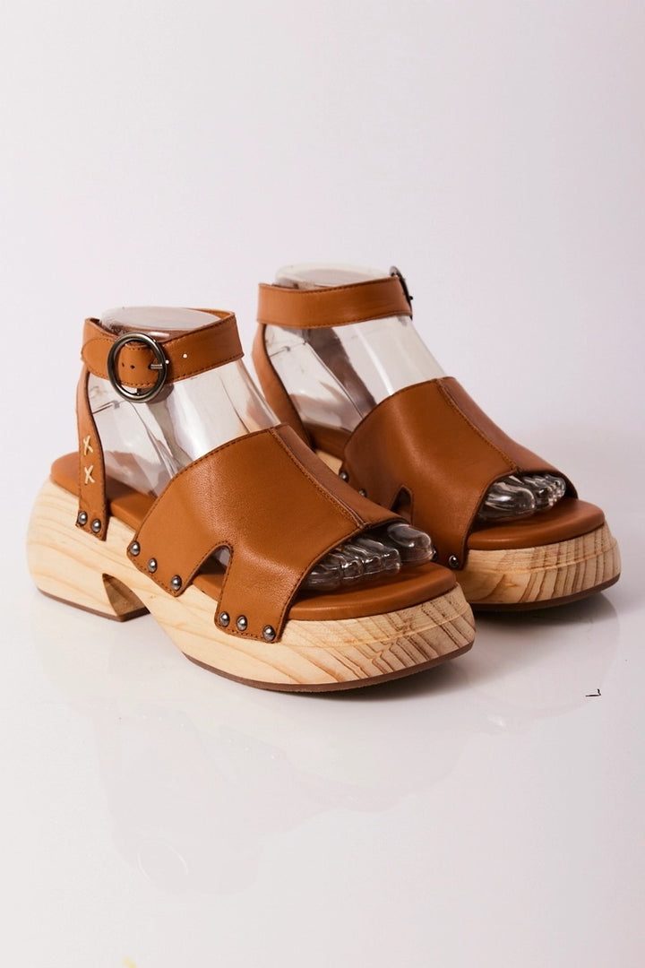 Free People - Carson Clog in Luggage Leather