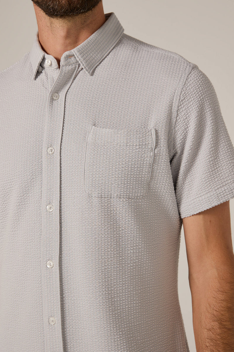 7DIAMONDS - Bennet Seersucker Stretch Short Sleeve Shirt
