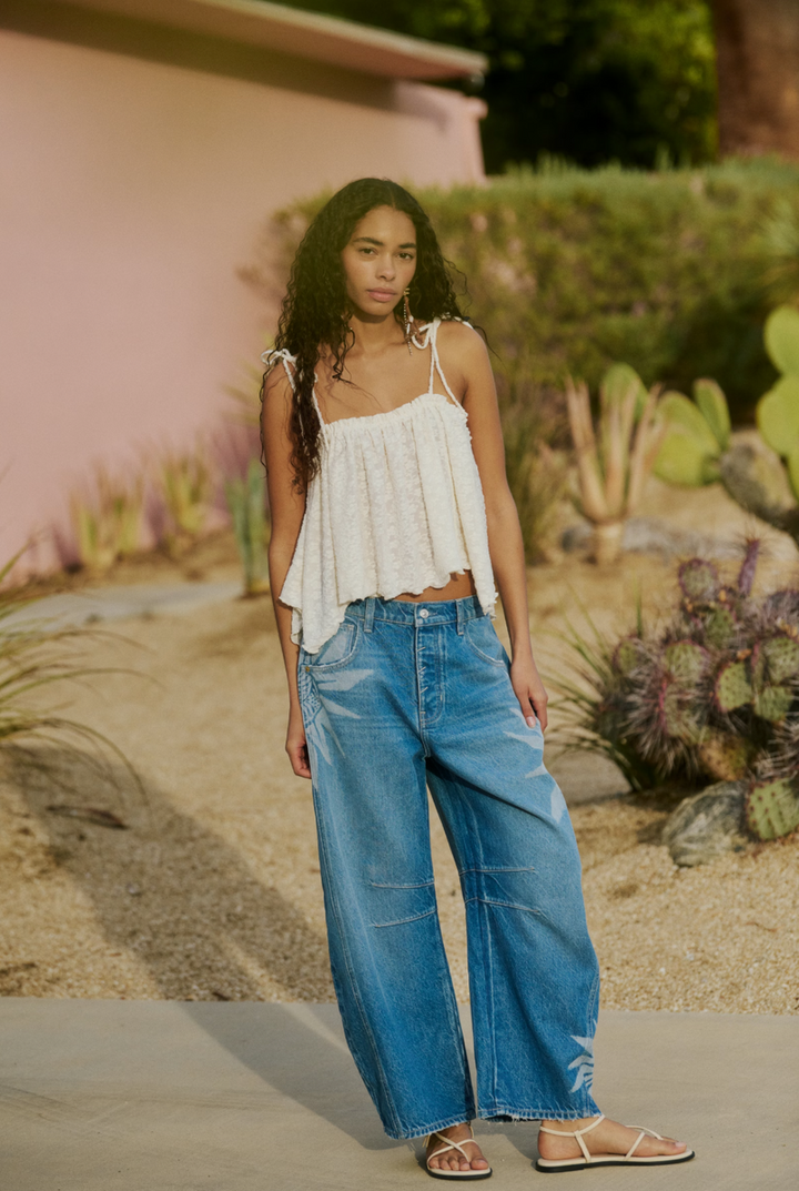 Free People - We The Free Good Luck Mid Rise Barrel Jeans in Sun Fade
