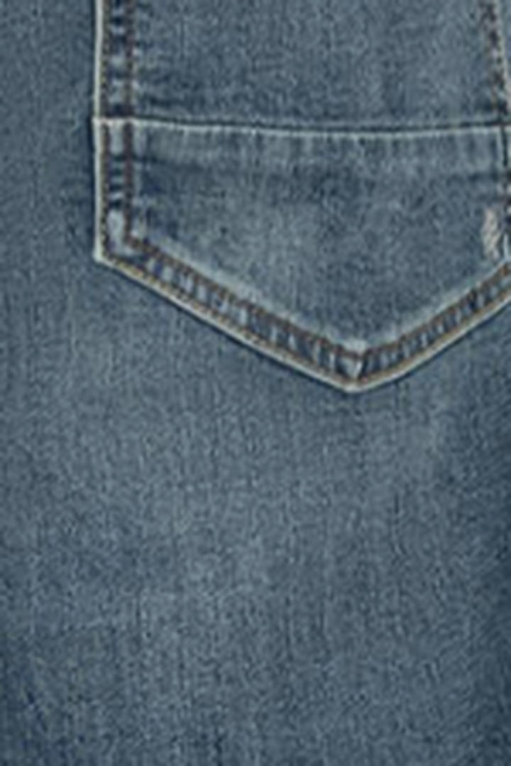 Silver Jeans Co. - Zac Relaxed Fit Straight Leg Knit Flex Jeans