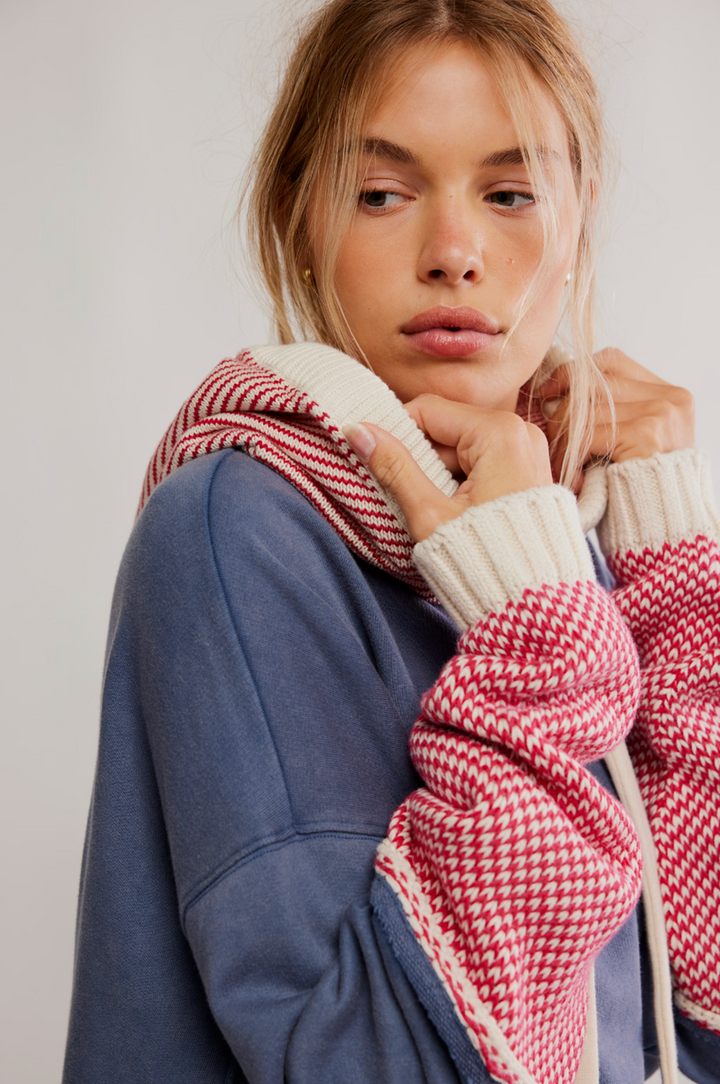 Free People - Snug Bonnet Sweatshirt in Indigo