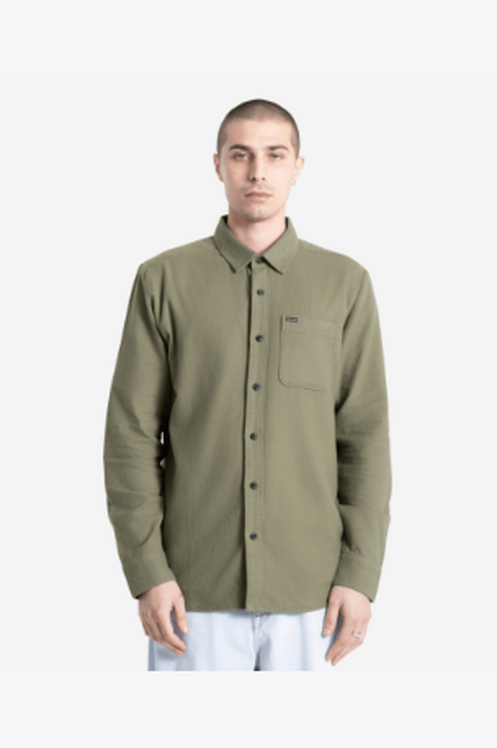 Volcom - Caden Solid Long Sleeve Shirt in Dark Olive