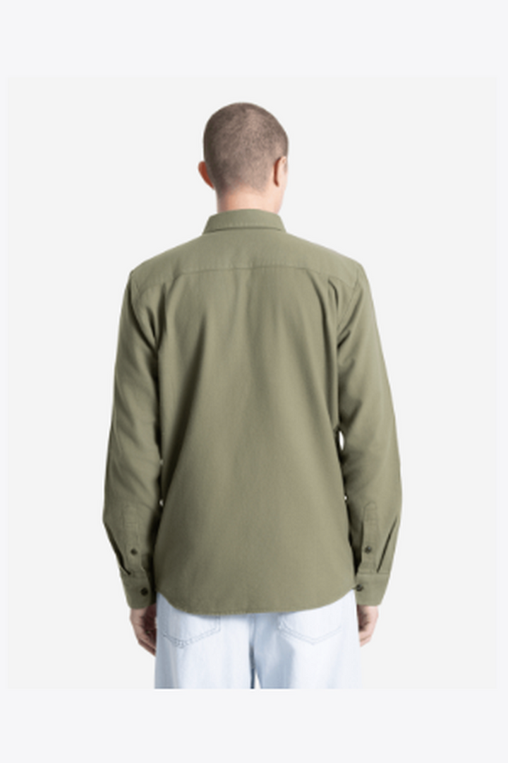 Volcom - Caden Solid Long Sleeve Shirt in Dark Olive