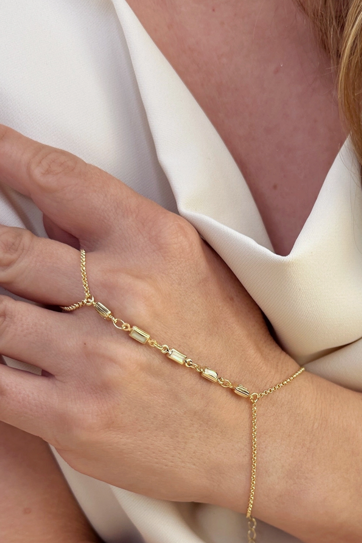 GoldFi - 18k Gold Mother Of Pearl Hand Chain