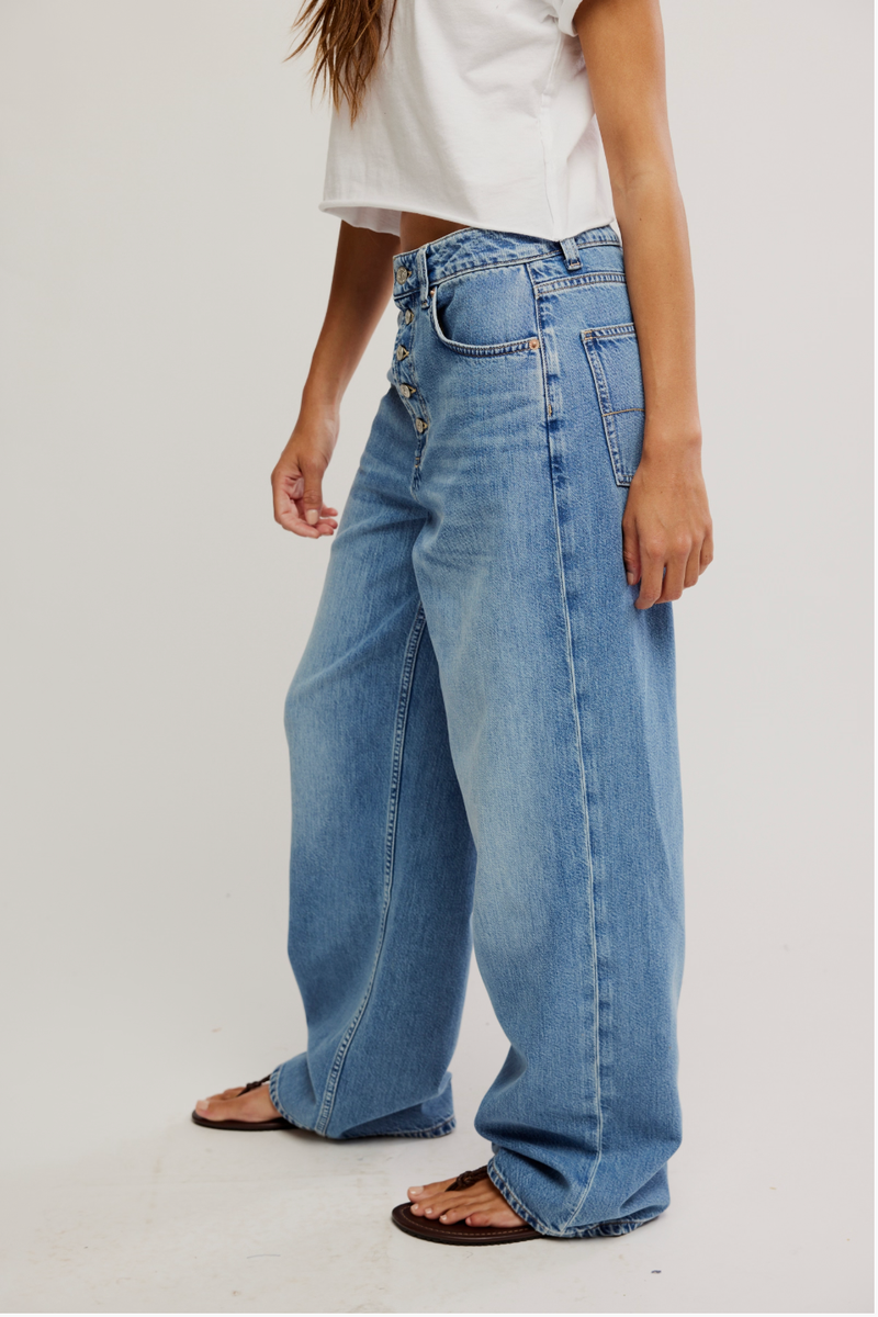 Free People - We The Free Nia Boyfriend Jeans in Friday
