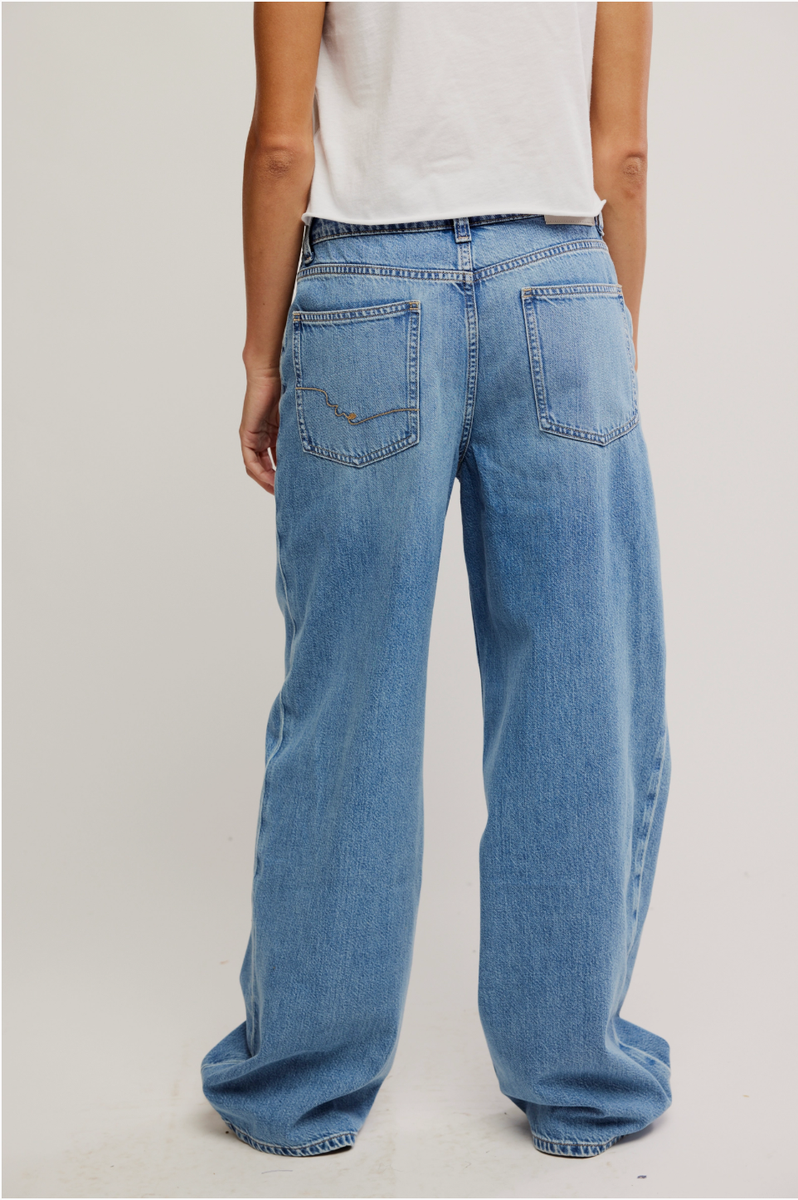 Free People - We The Free Nia Boyfriend Jeans in Friday