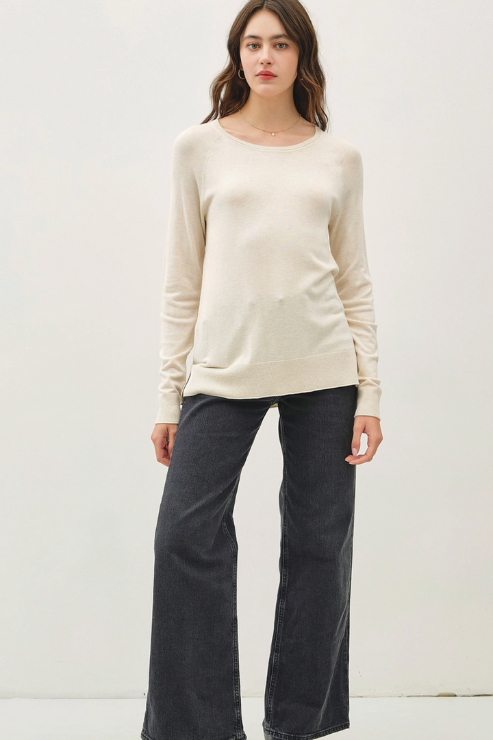 Be Cool - Lightweight Round Neck Raglan Sweater in Oatmeal