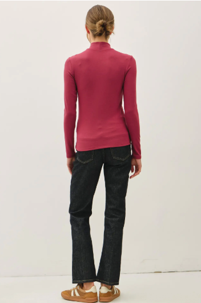 Be Cool - Turtle Neck Knit Top in Burgundy