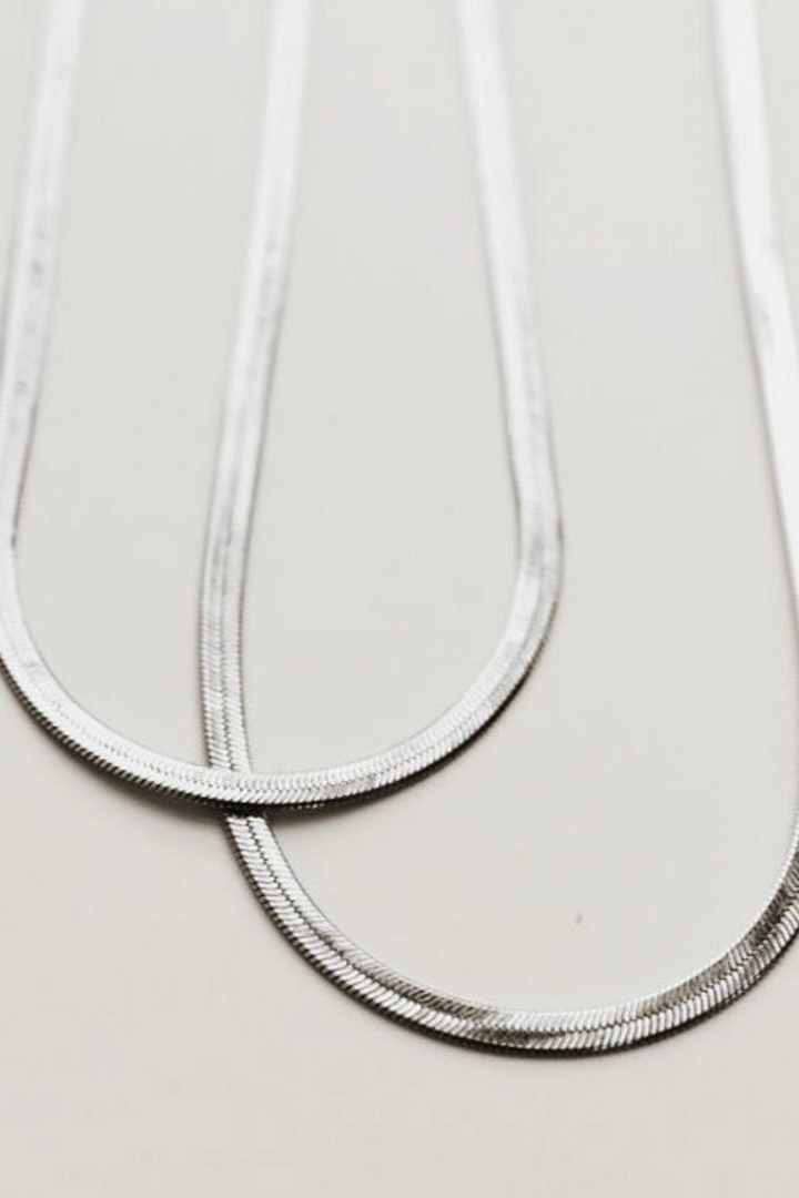 Mauve Jewelry Co. - Jade Herringbone Necklace in Silver - 16 inches