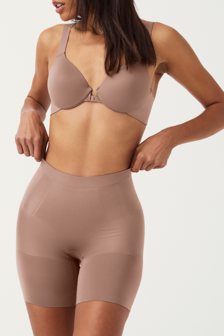 SPANX - Oncore Mid-Thigh Short in Cafe Au Lait
