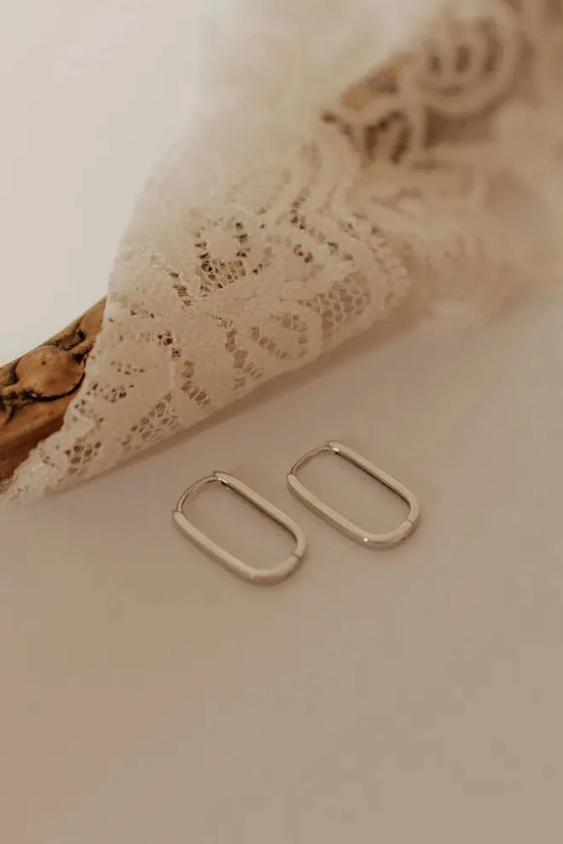 Mauve Jewelry Co. - Avery Hoop Earrings in Gold or Silver