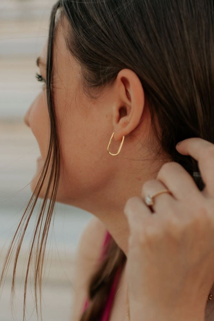 Mauve Jewelry Co. - Avery Hoop Earrings in Gold or Silver