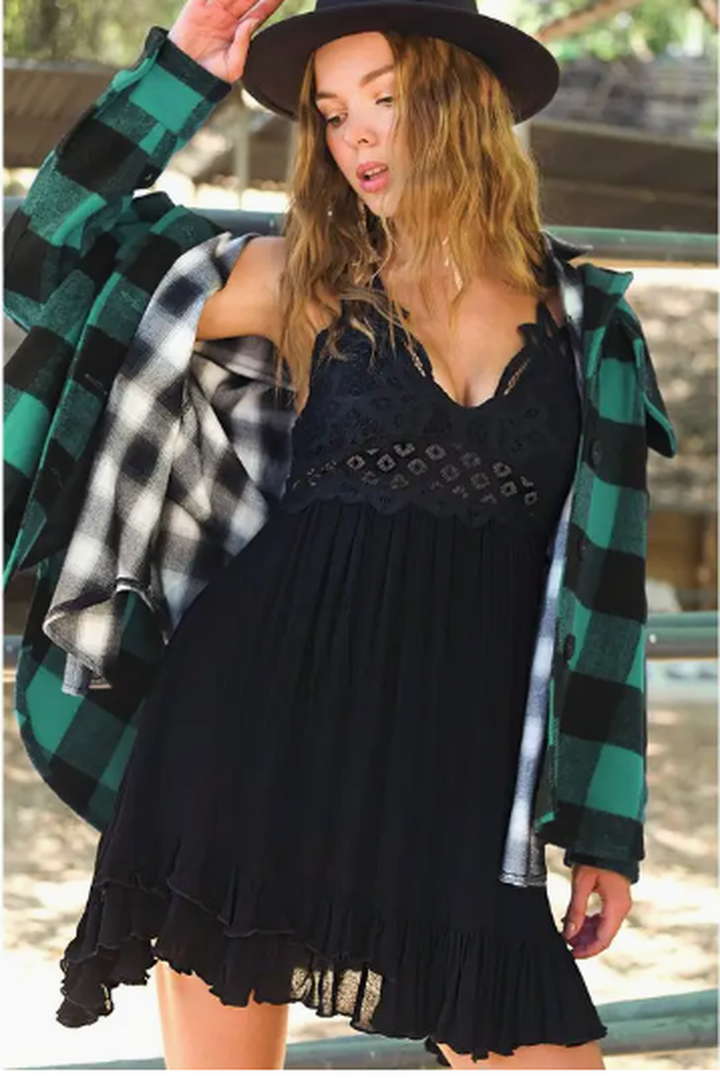 La Miel - Lace Cocktail Dress in Black