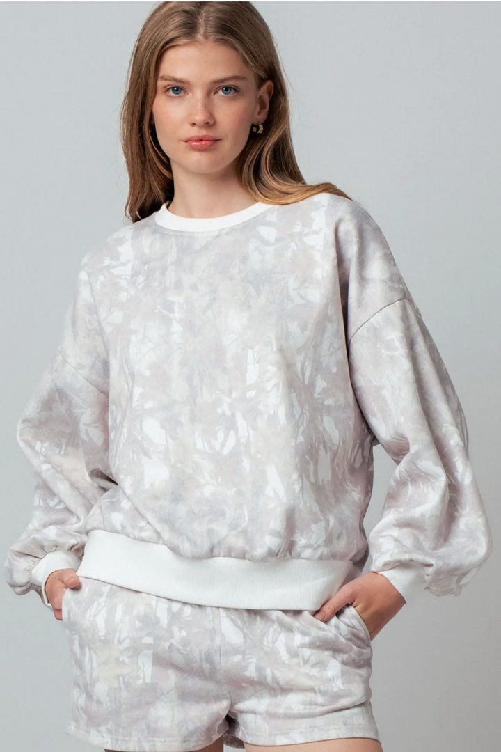 Urban Daizy - Relaxed Fit Leaf Print Sweatshirt/Short Set in Light Khaki