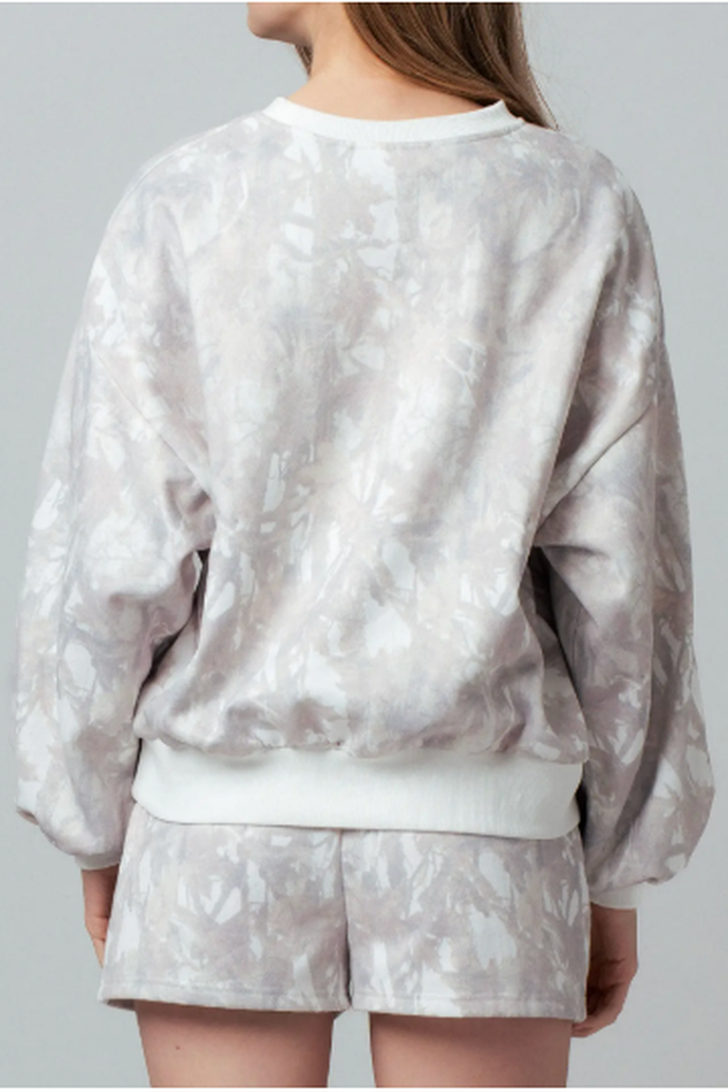 Urban Daizy - Relaxed Fit Leaf Print Sweatshirt/Short Set in Light Khaki