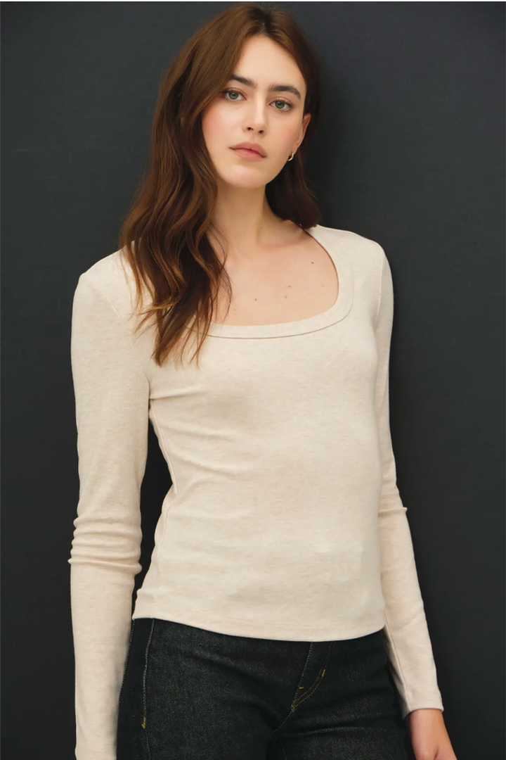 Be Cool - Basic Scoop Neck Long Sleeve Tee in Oatmeal