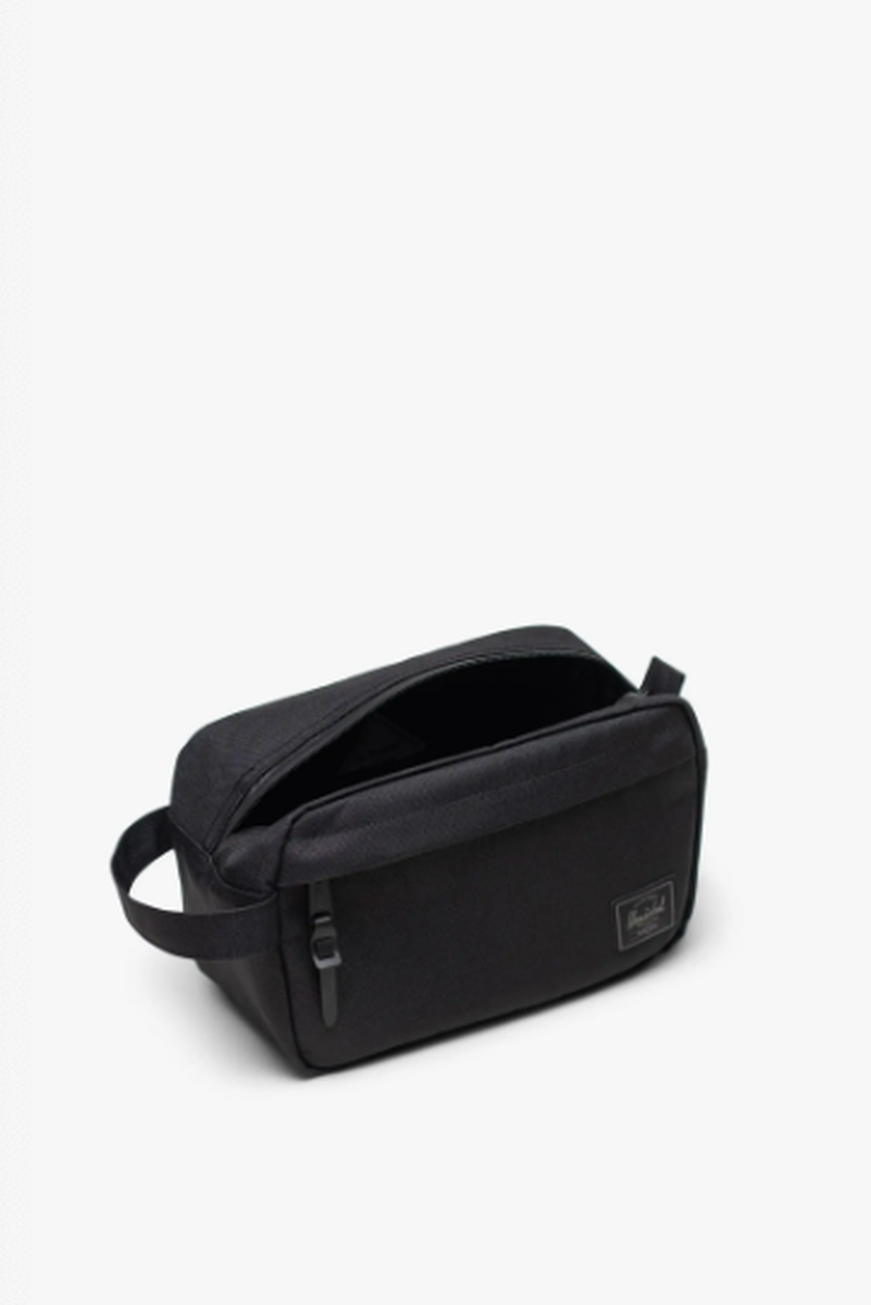 Herschel - Chapter Travel Kit in Black Tonal